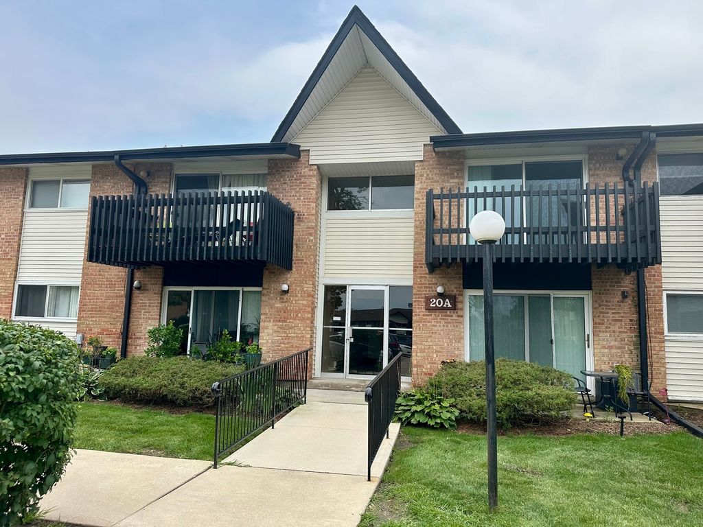 20A Kingery Quarter Street 202, Willowbrook, IL 60527