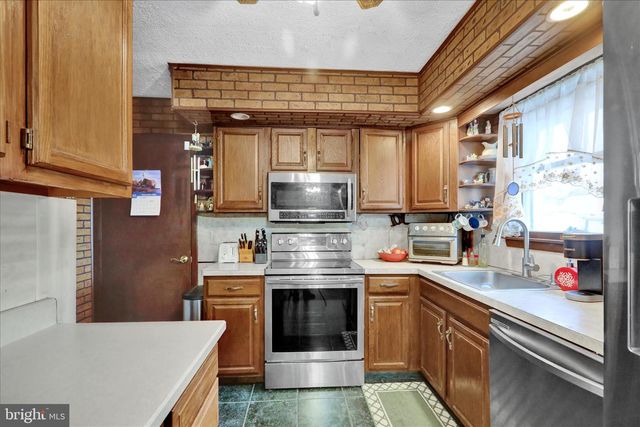 148 HOCH AVE, Topton, PA 19562