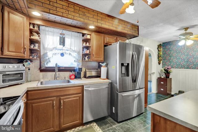 148 HOCH AVE, Topton, PA 19562