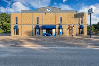 3901 W Waco Drive, Waco, TX 76710
