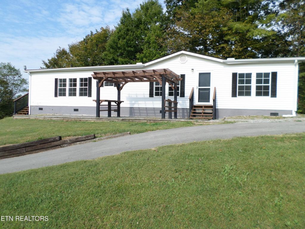 1936 Dripping Springs Rd, Seymour, TN 37865