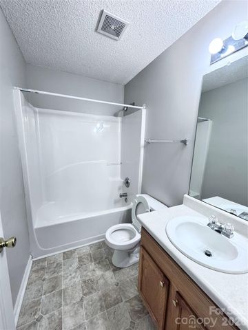 6528 Forest Cross Drive, Charlotte, NC 28216