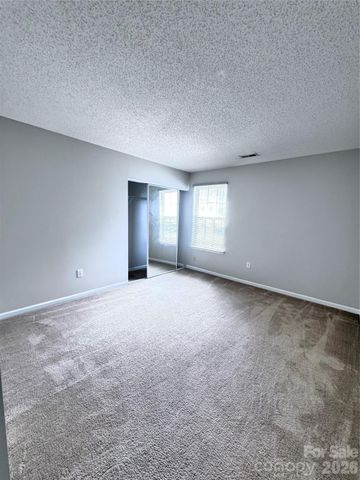 6528 Forest Cross Drive, Charlotte, NC 28216