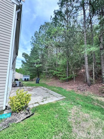 6528 Forest Cross Drive, Charlotte, NC 28216