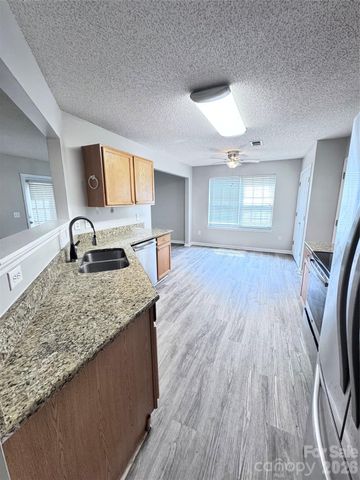 6528 Forest Cross Drive, Charlotte, NC 28216