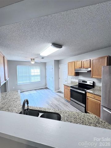 6528 Forest Cross Drive, Charlotte, NC 28216