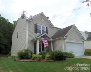 6528 Forest Cross Drive, Charlotte, NC 28216