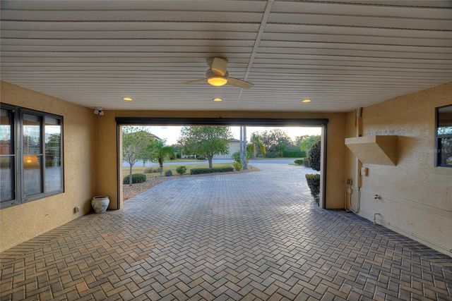 561 MEANDERING WAY, Polk City, FL 33868