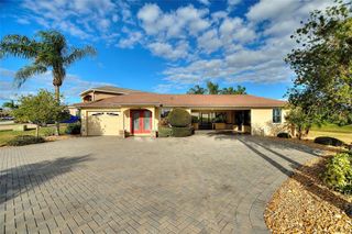 561 MEANDERING WAY, Polk City, FL 33868