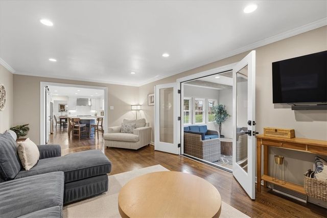 2579 Matterhorn Dr, Franklin Park, PA 15090