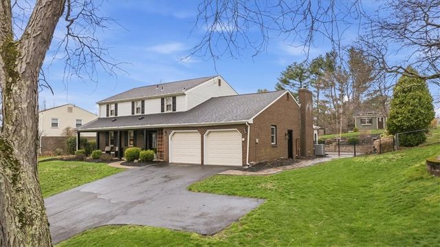 2579 Matterhorn Dr, Franklin Park, PA 15090