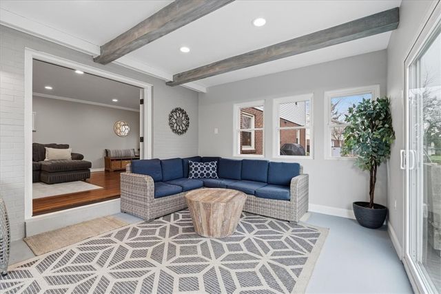 2579 Matterhorn Dr, Franklin Park, PA 15090