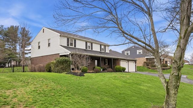 2579 Matterhorn Dr, Franklin Park, PA 15090