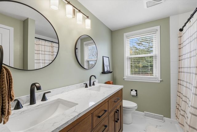 2579 Matterhorn Dr, Franklin Park, PA 15090