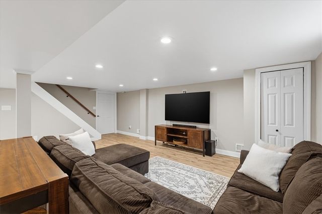 2579 Matterhorn Dr, Franklin Park, PA 15090