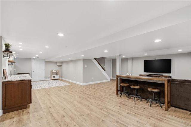 2579 Matterhorn Dr, Franklin Park, PA 15090