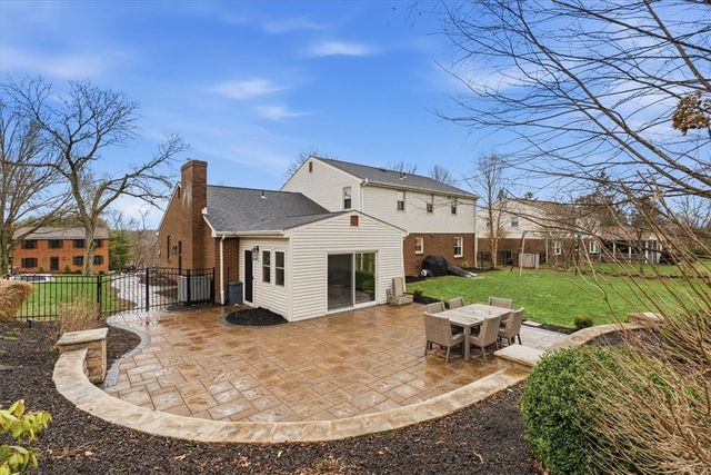 2579 Matterhorn Dr, Franklin Park, PA 15090