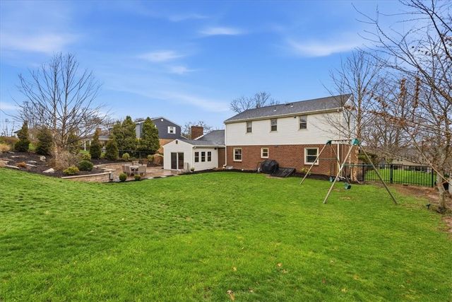 2579 Matterhorn Dr, Franklin Park, PA 15090