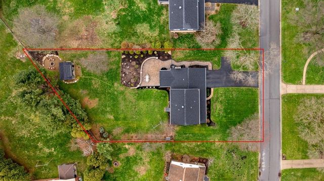 2579 Matterhorn Dr, Franklin Park, PA 15090