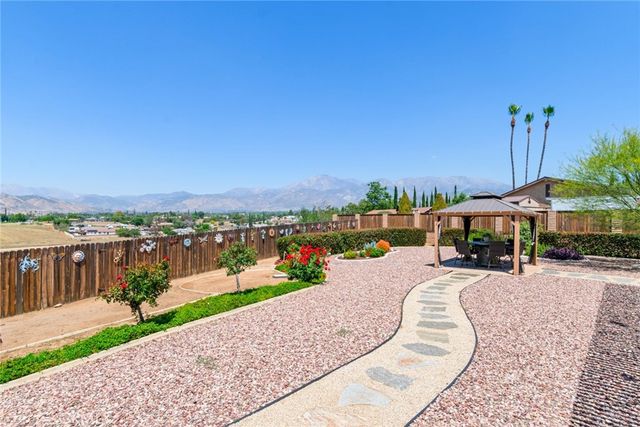 13346 Rimview Court, Yucaipa, CA 92399
