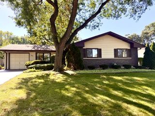 21W331 Ahlstrand Road, Lombard, IL 60148
