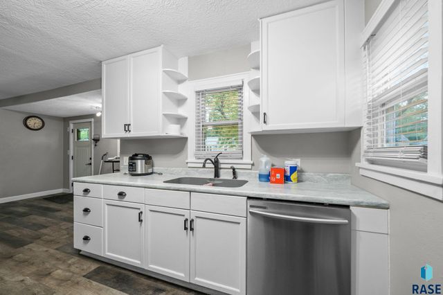 2022 S Euclid Ave Avenue, Sioux Falls, SD 57105