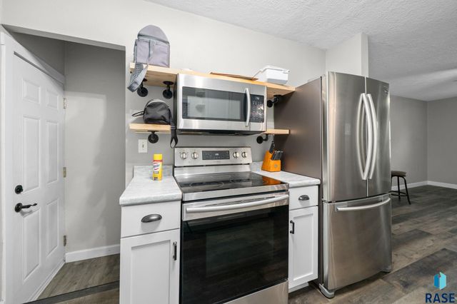 2022 S Euclid Ave Avenue, Sioux Falls, SD 57105