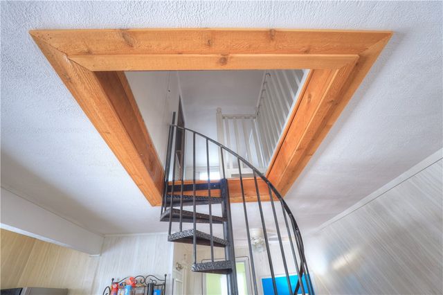 802 Mission St, Rockport, TX 78382