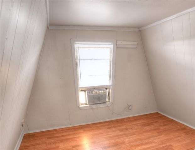 802 Mission St, Rockport, TX 78382