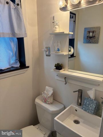 300 CLIFTON AVE, Collingdale, PA 19023