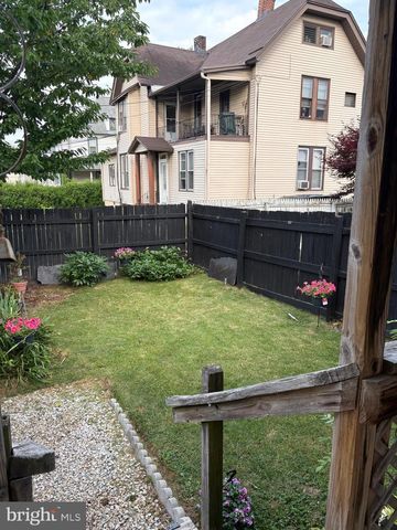 300 CLIFTON AVE, Collingdale, PA 19023