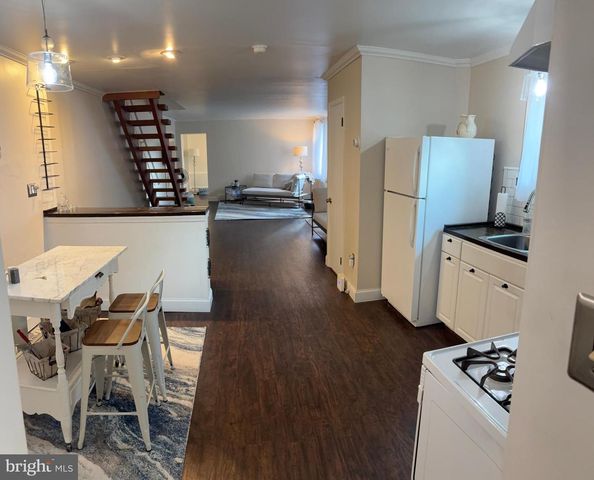 300 CLIFTON AVE, Collingdale, PA 19023