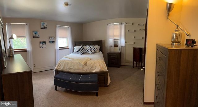 300 CLIFTON AVE, Collingdale, PA 19023