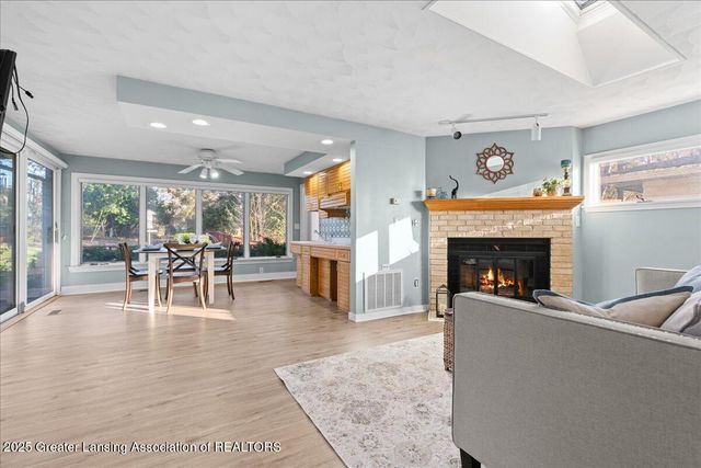 1418 Chester Road, Lansing, MI 48912