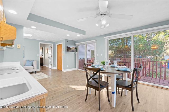 1418 Chester Road, Lansing, MI 48912