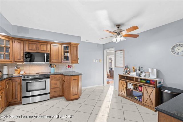 1418 Chester Road, Lansing, MI 48912