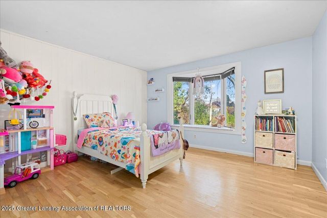 1418 Chester Road, Lansing, MI 48912