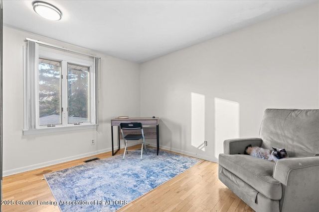 1418 Chester Road, Lansing, MI 48912