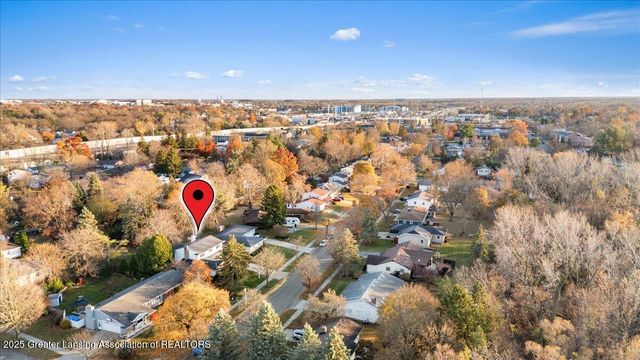 1418 Chester Road, Lansing, MI 48912