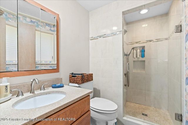 1418 Chester Road, Lansing, MI 48912