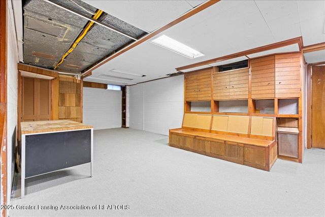 1418 Chester Road, Lansing, MI 48912