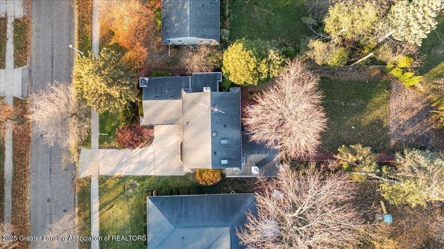 1418 Chester Road, Lansing, MI 48912