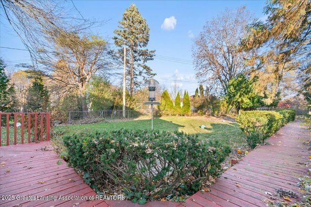 1418 Chester Road, Lansing, MI 48912