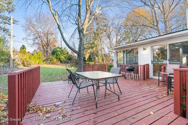 1418 Chester Road, Lansing, MI 48912