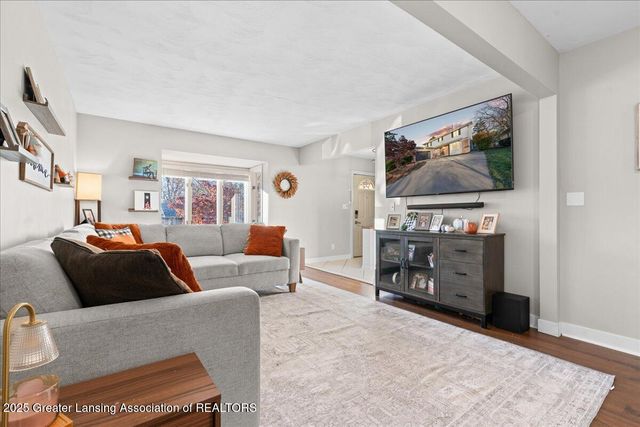 1418 Chester Road, Lansing, MI 48912