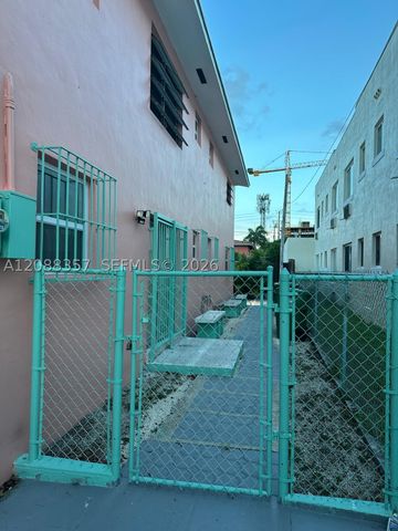 822 SW 6th St 1, Miami, FL 33130