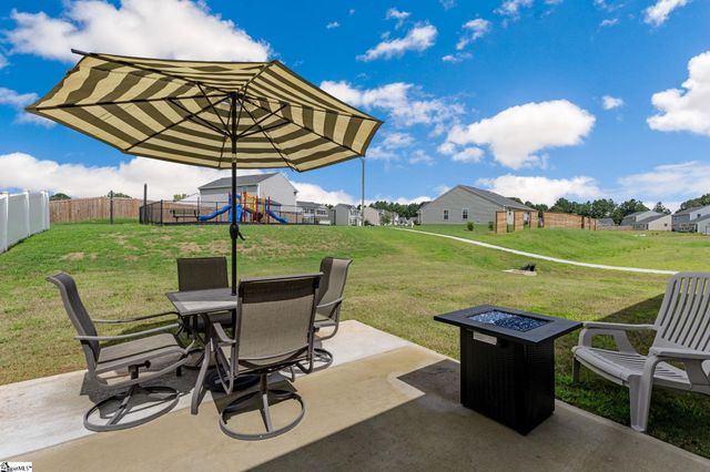 124 Highland Station Drive, Clinton, SC 29325