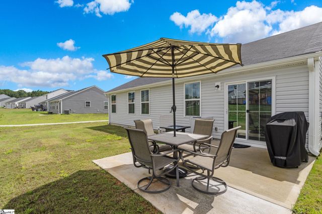 124 Highland Station Drive, Clinton, SC 29325