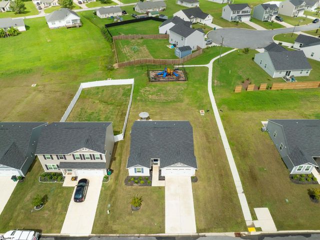 124 Highland Station Drive, Clinton, SC 29325