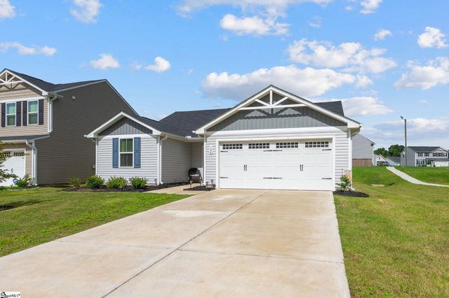 124 Highland Station Drive, Clinton, SC 29325